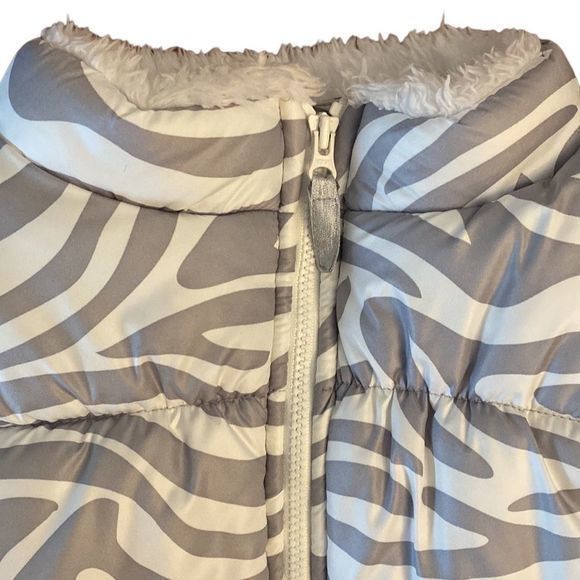 Carter’s Girls Vest - Picture 4 of 5